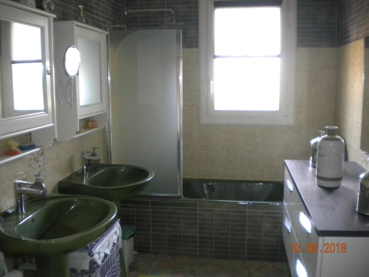 Chambres D'Hotes Au Coeur Du Vignoble Saint-Christophe-la-Couperie Luaran gambar
